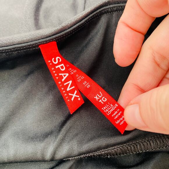 Black faux leather Spanx leggings size XL long length - Picture 6 of 6